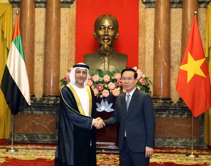 国家主席武文赏会见阿联酋驻越南大使巴德尔·阿尔马特鲁希。