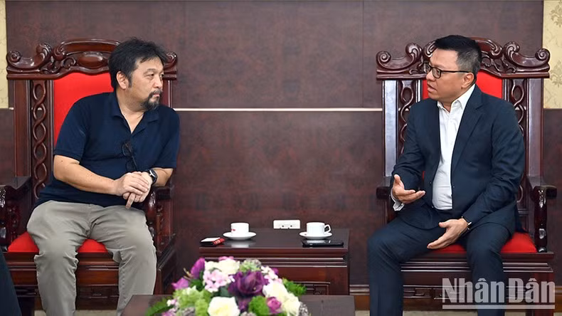 黎国明总编辑和