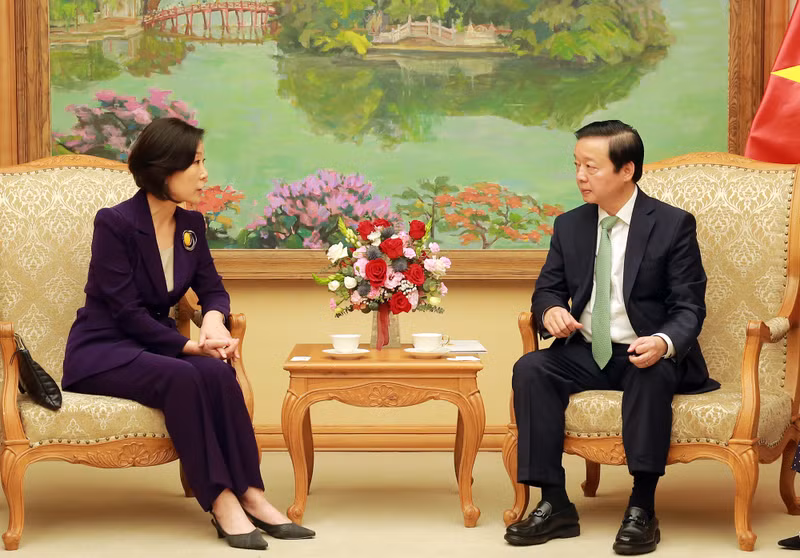 越南政府副总理陈红河会见韩国驻越南大使。（图片来源：VGP）