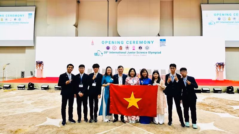河内学生在国际青少年科学奥林匹克竞赛中获得六枚奖牌。