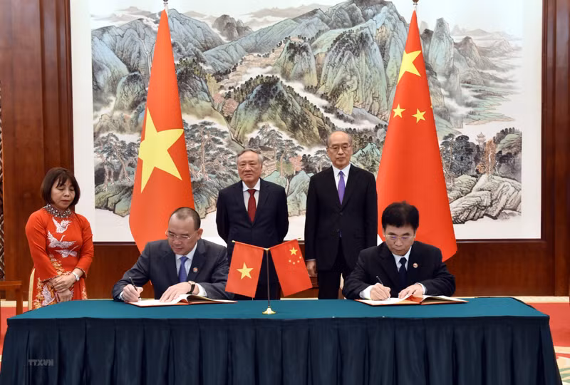 签署仪式现场。（图片来源：越通社）