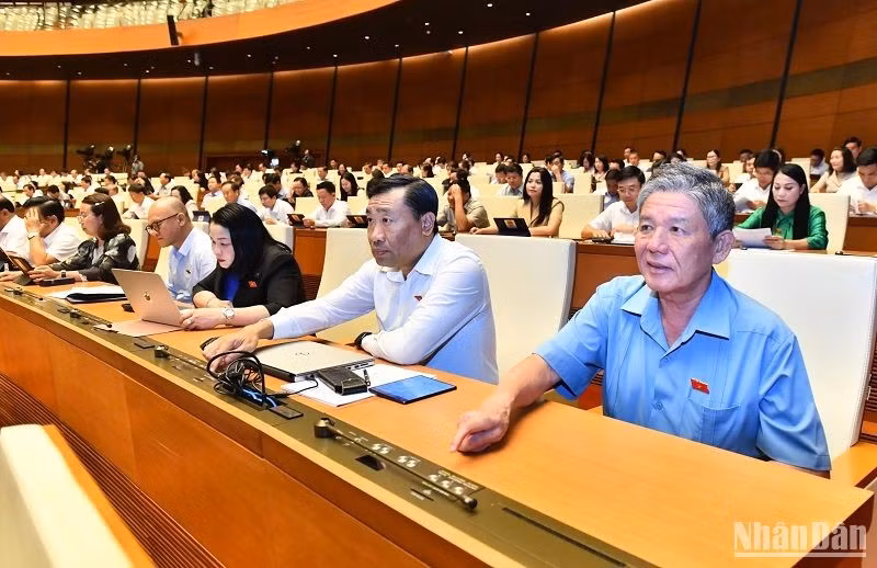国会表决通过2021年国家预算决算决议。