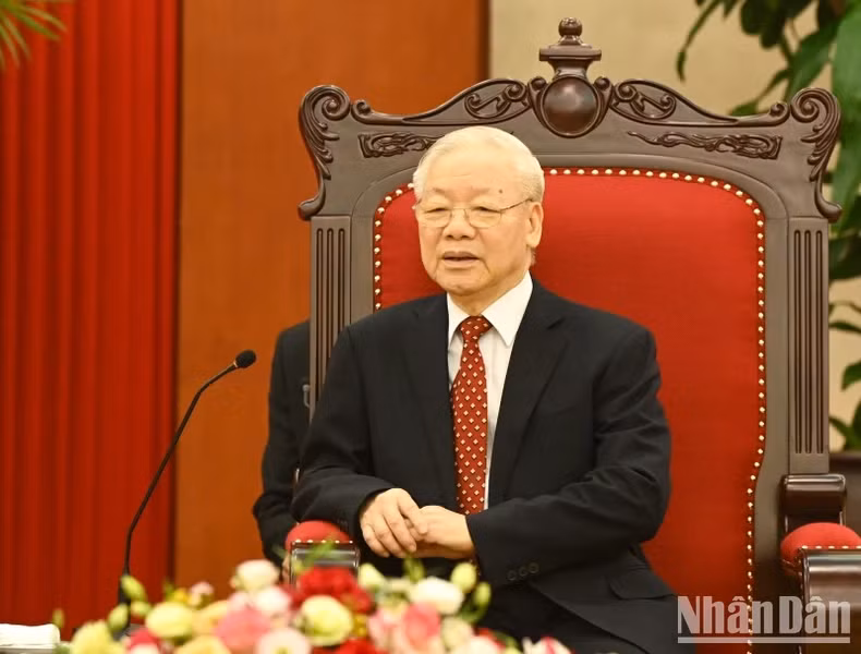 阮富仲总书记在会见中发表讲话。