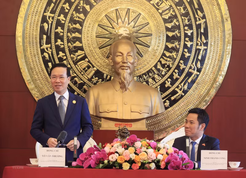 越南国家主席武文赏发表讲话。