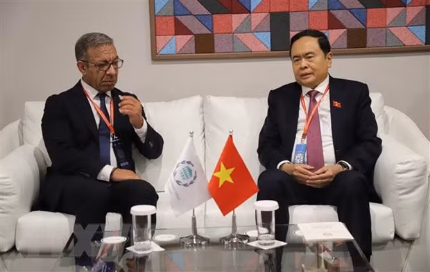 越南国会常务副主席陈青敏会见各国议会联盟主席杜阿尔特·帕谢科。