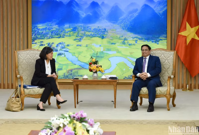 越南总理范明正会见美国贸易代表凯瑟琳·泰。