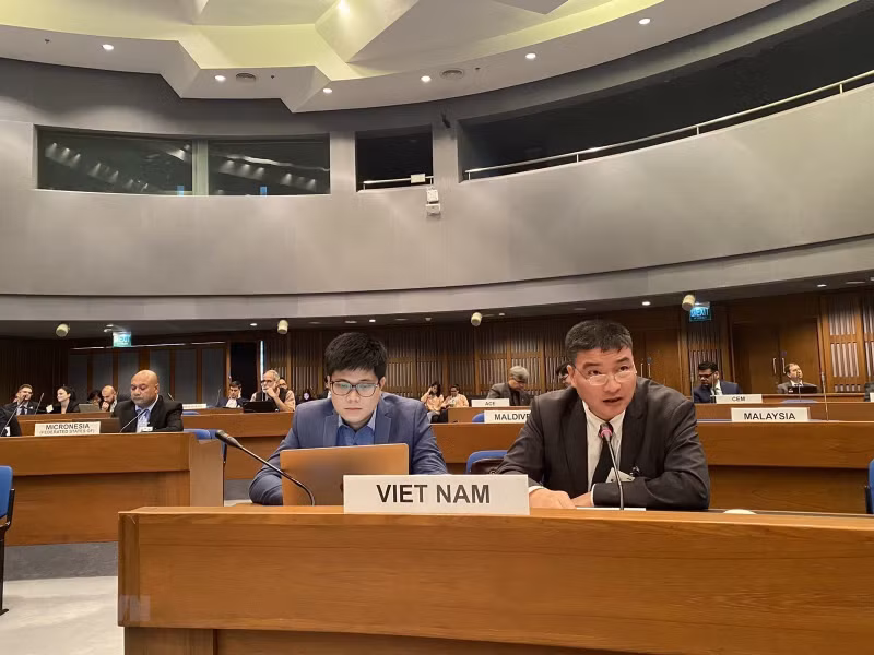 越南驻泰国大使馆经济商务参赞黎友福在论坛开幕式上致辞。