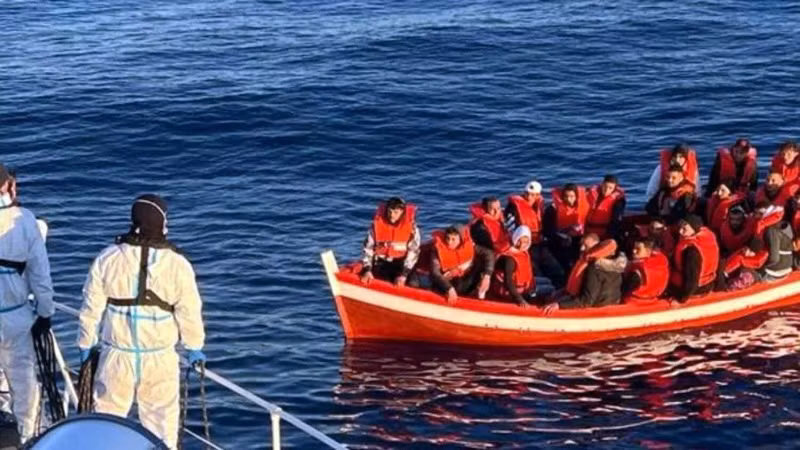 流入地中海的非法移民人数激增。