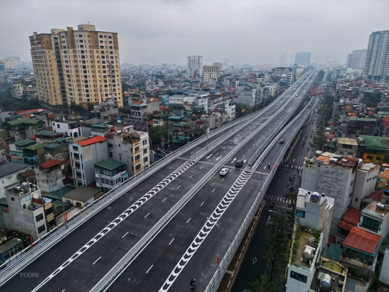 河内二环高架路楚十字路口-永绥段正式通车投入运营。（图片来源：越通社）