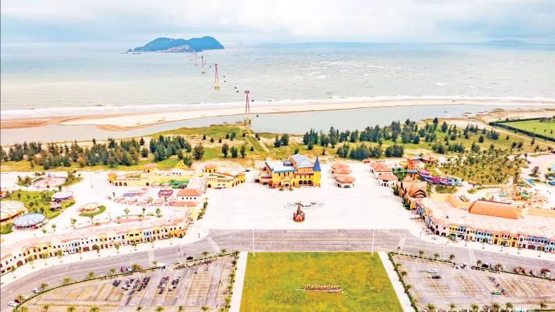 门会温佩乐园，是炉门吸引游客的一大亮点。