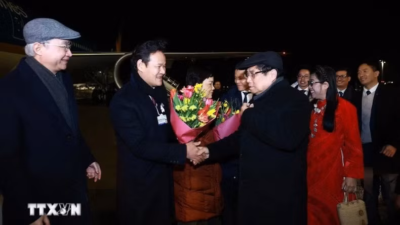 越南政府总理范明正和夫人送行仪式。