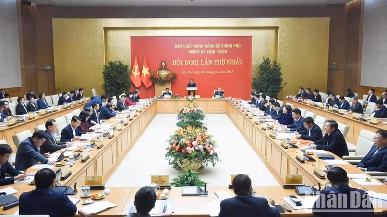 2020-2025年任期政府党委委员会2月5日下午召开第一次会议。
