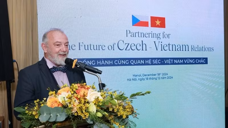 捷克驻越大使海尼克·科莫尼切克。