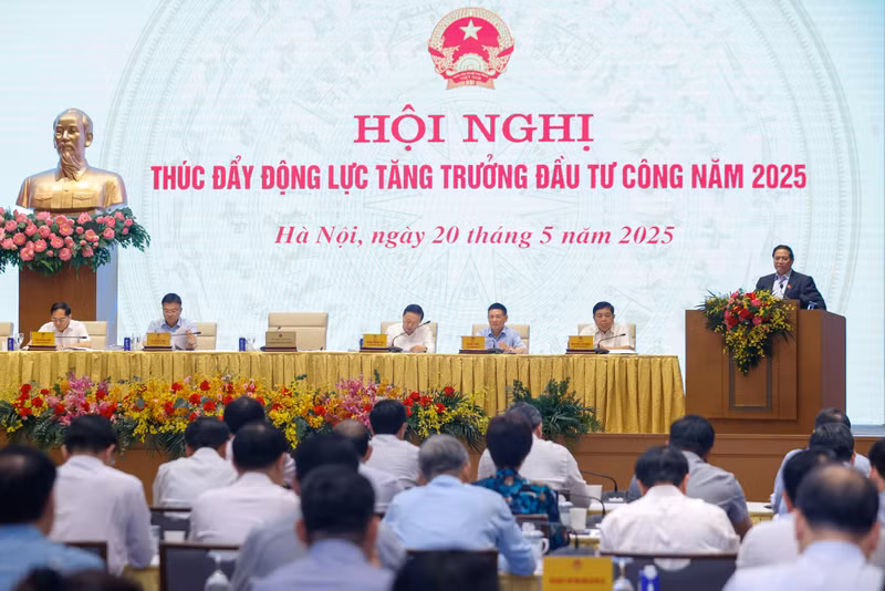 范明正总理主持会议。（图片来源：VGP）
