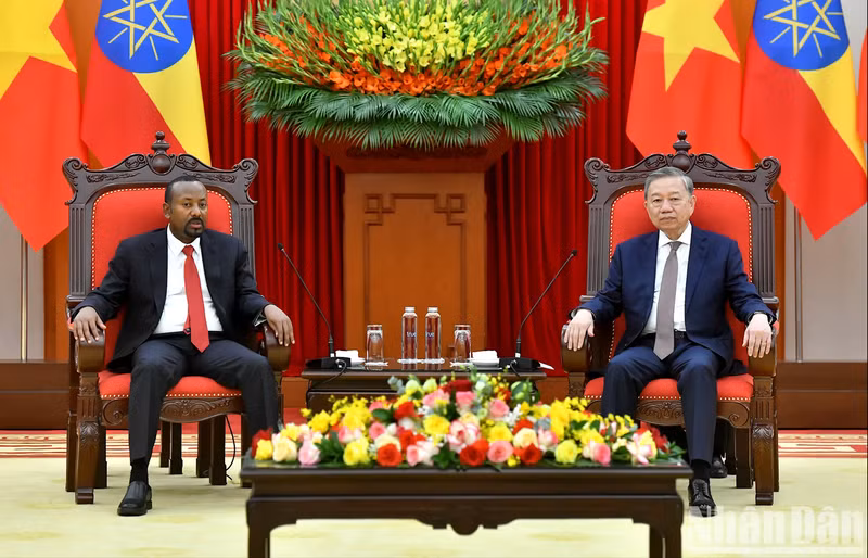 越共中央总书记苏林会见埃塞俄比亚总理阿比·艾哈迈德。