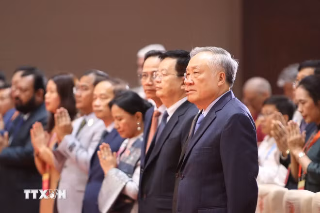 政府常务副总理阮和平出席2025年第20届联合国卫塞节闭幕式。（图片来源：越通社）