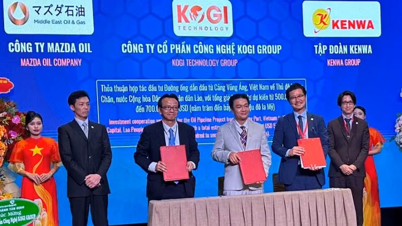 越南KOGI集团代表与伙伴单位签署战略投资与合作协议,在越南投建一条从越南河静省永昂港至老挝首都万象的输油管道。 越南KOGI集团代表与伙伴单位签署战略投资与合作协议,在越南投建一条从越南河静省永昂港至老挝首都万象的输油管道。