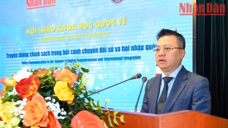 《人民报》社总编辑黎国明在研讨会上致开幕词。