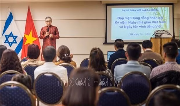 越南驻以色列大使李德忠发表讲话。（图片来源：越通社）