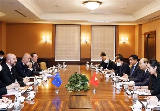 阮春福主席会见欧盟理事会主席米歇尔一行。（图片来源：越通社）