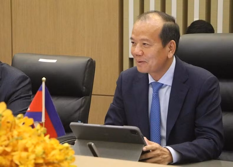 柬埔寨邮电部部长谢万迪。 柬埔寨邮电部部长谢万迪。