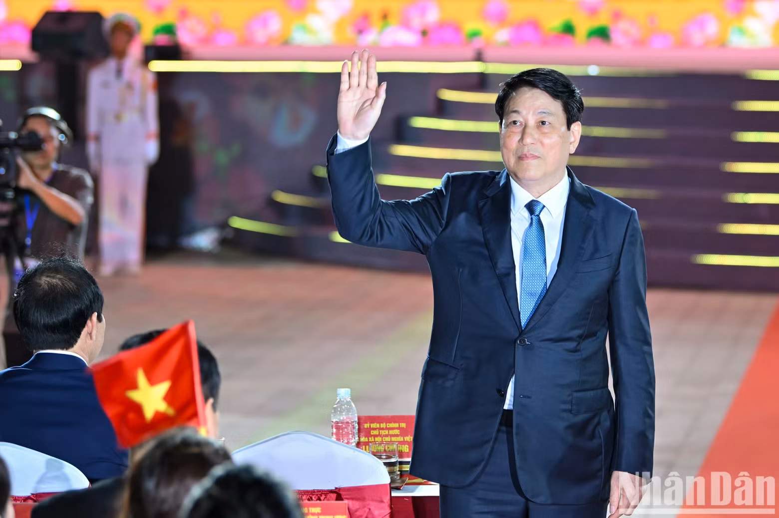梁强主席出席海防解放70周年纪念大会。