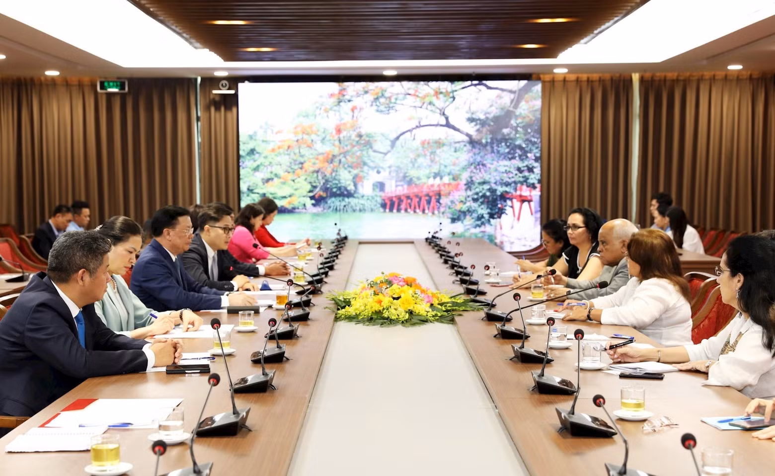 会见场景。（图片来源：新河内报）