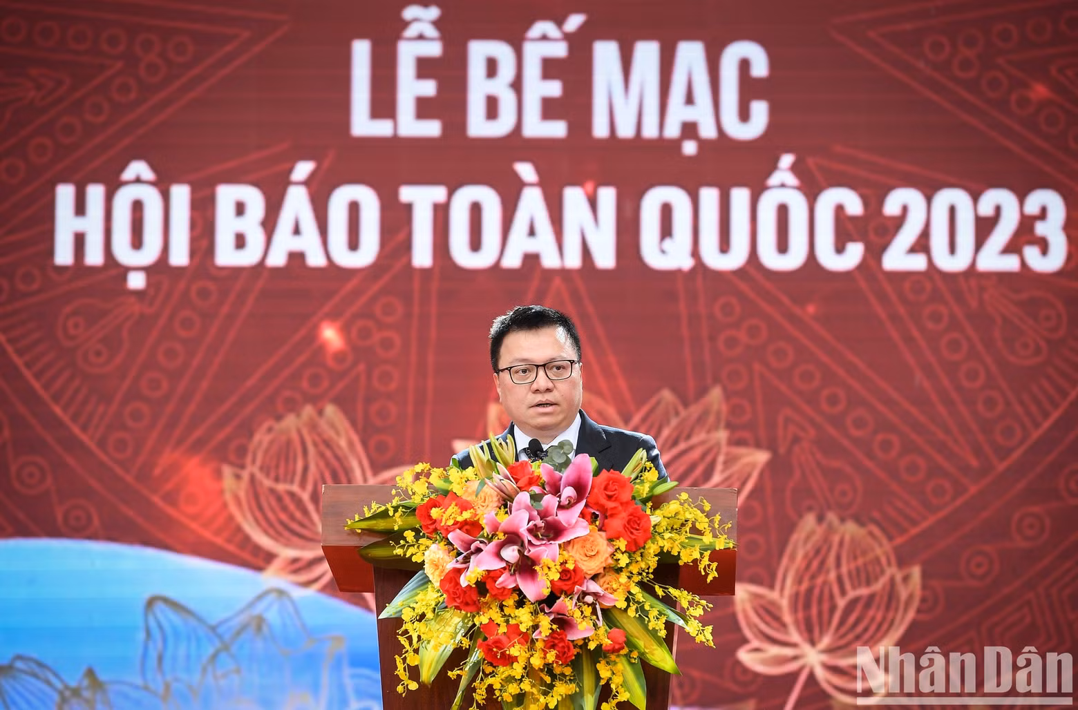 黎国明同志在仪式上发表讲话。