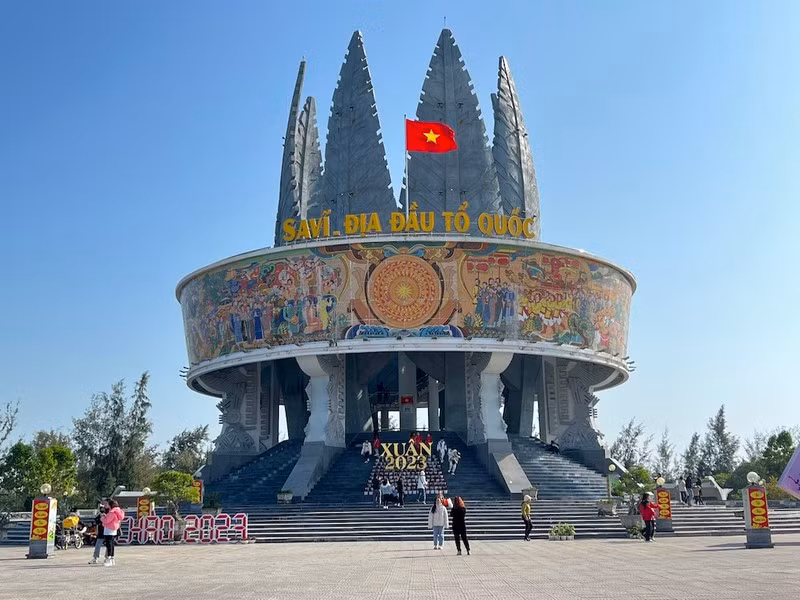 沙伟文化旅游景点在新春期间吸引许多游客前来参观打卡。