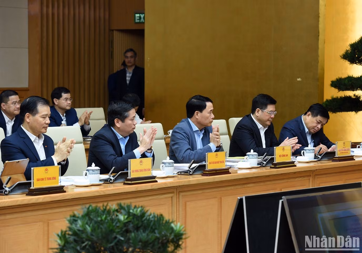 与会代表。