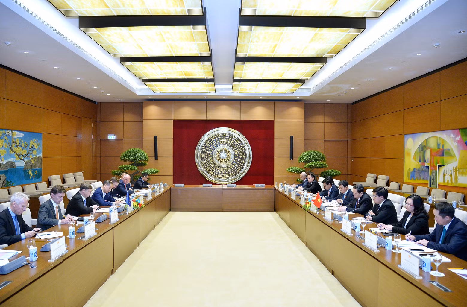 会见场景。 会见场景。