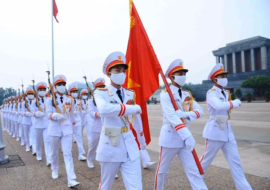 升旗仪式标兵队由37人组成。（图片来源：越通社）