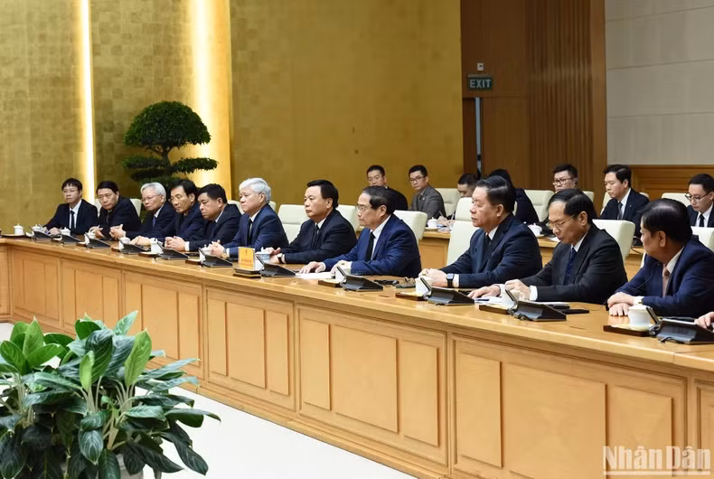 出席会见的越南各部委、单位领导代表。