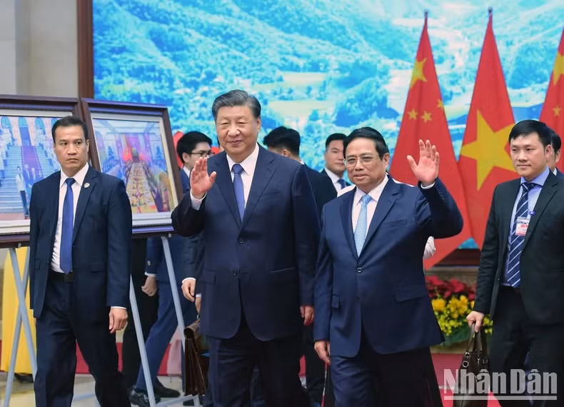 范明正总理欢送中共中央总书记、中国国家主席习近平。