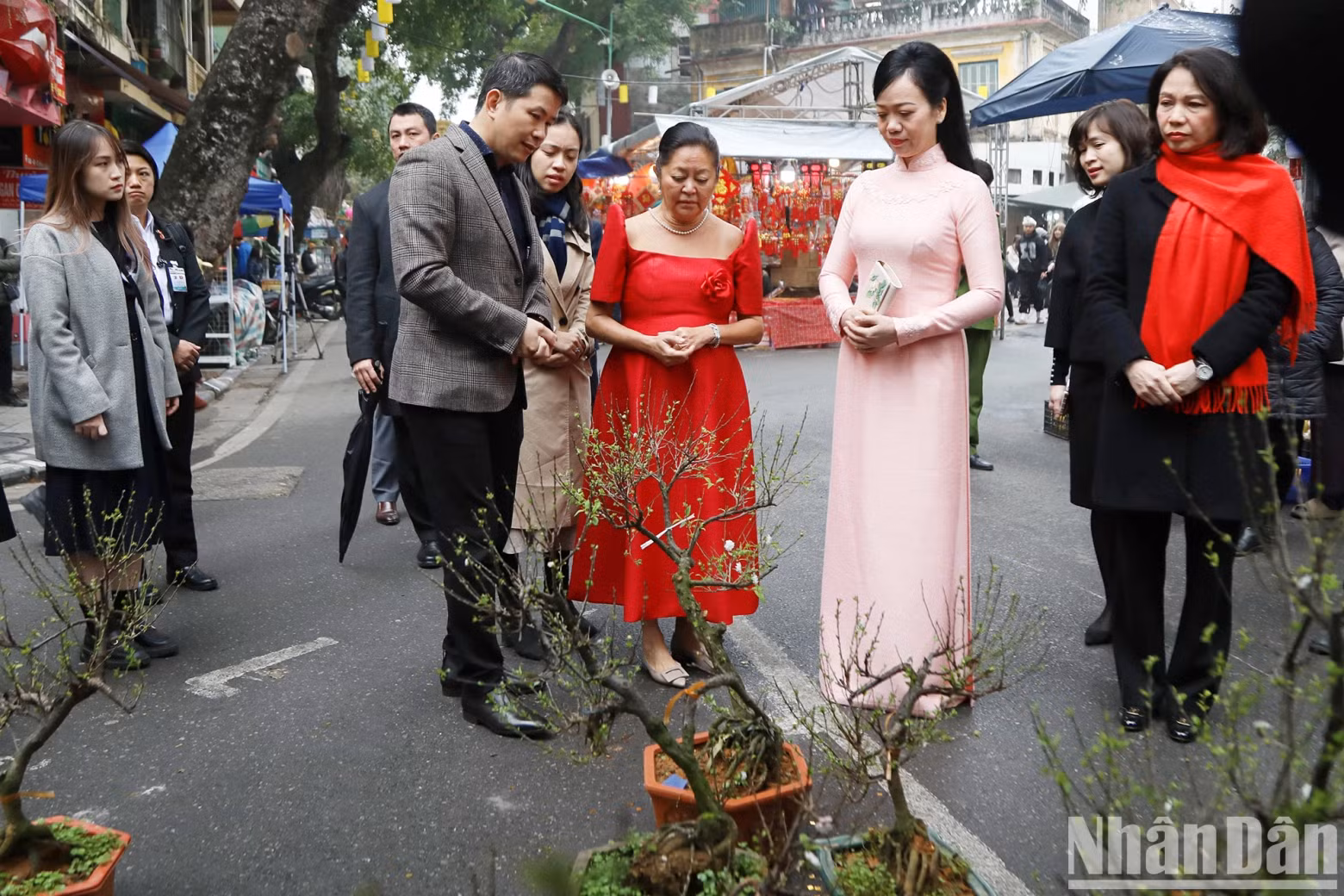 梳街花市是河内古街市民及河内首都人民的一道靓丽的文化风景线。