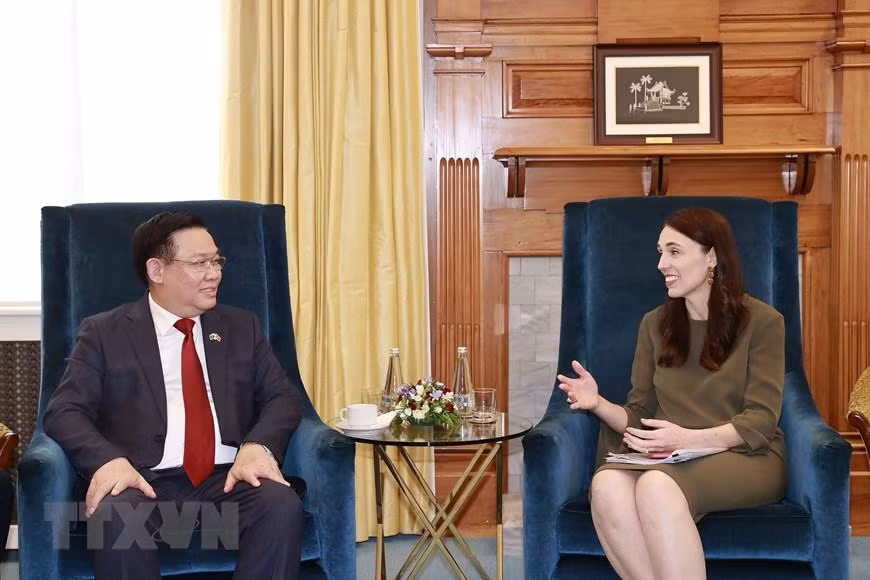 越南国会主席王廷惠会见新西兰总理杰辛达·阿德恩。（图片来源：越通社）