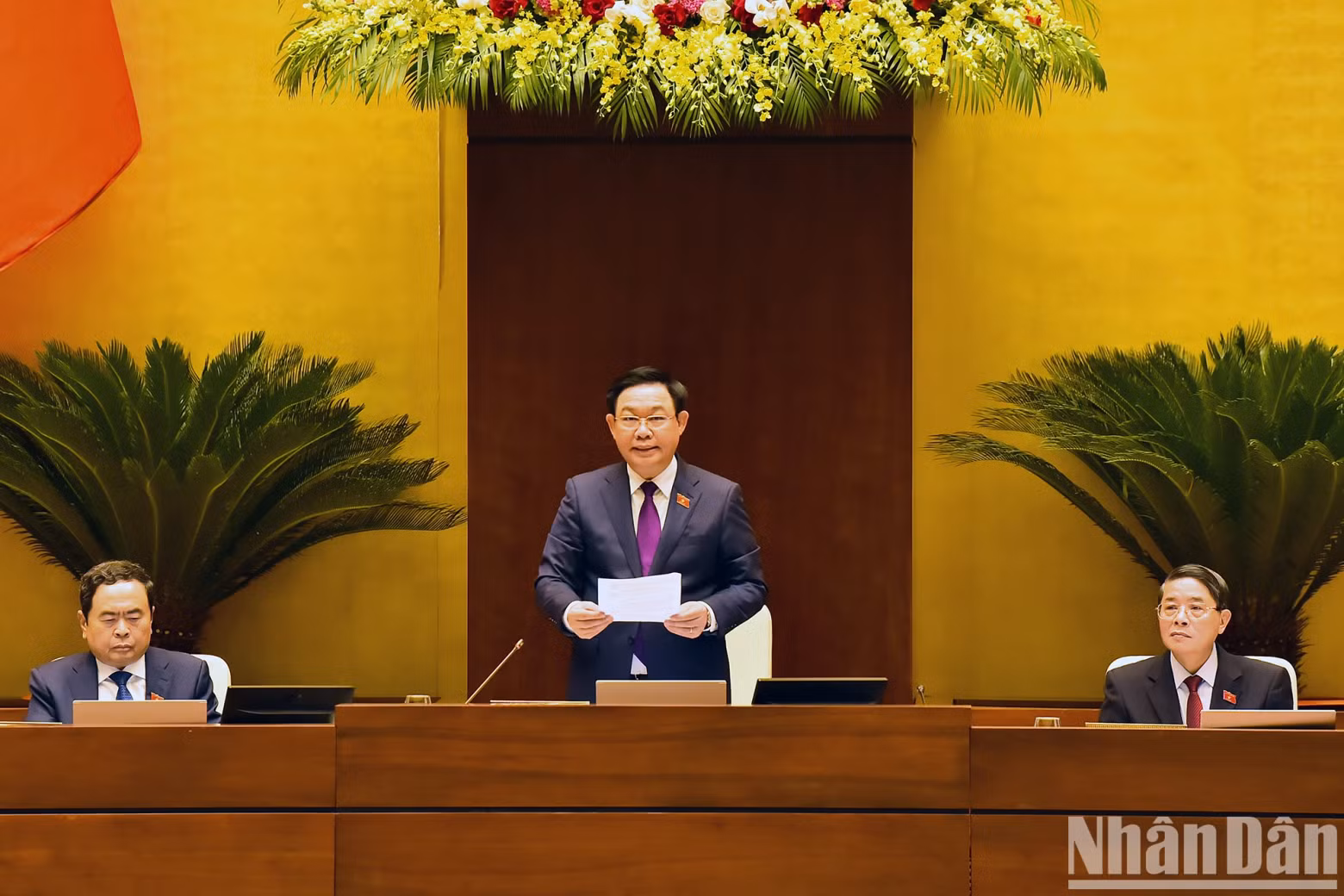 越南国会主席王廷惠发表讲话。 越南国会主席王廷惠发表讲话。