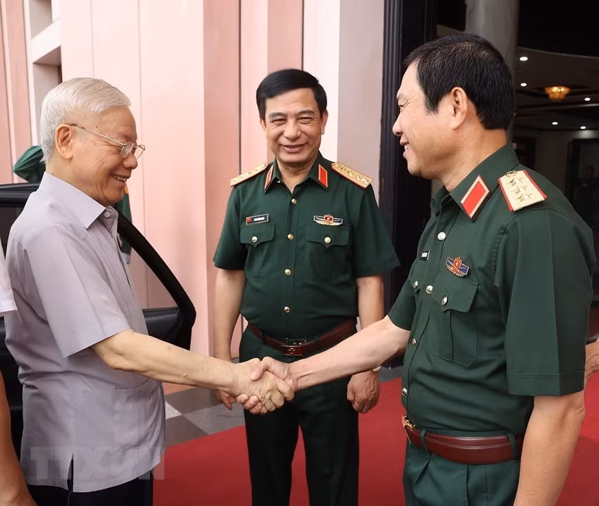 越共中央总书记前来出席会议。