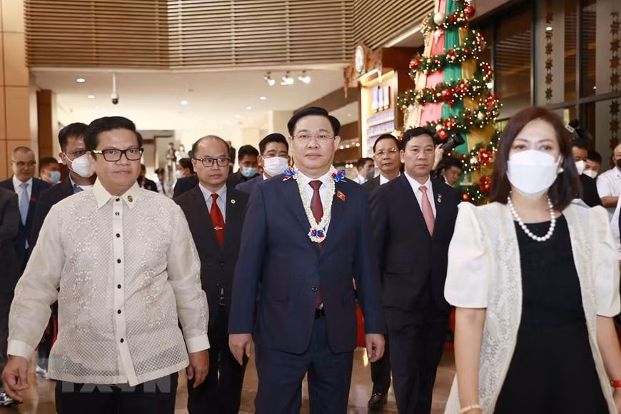 越南国会主席王廷惠欢迎仪式在菲律宾众议院总部举行。