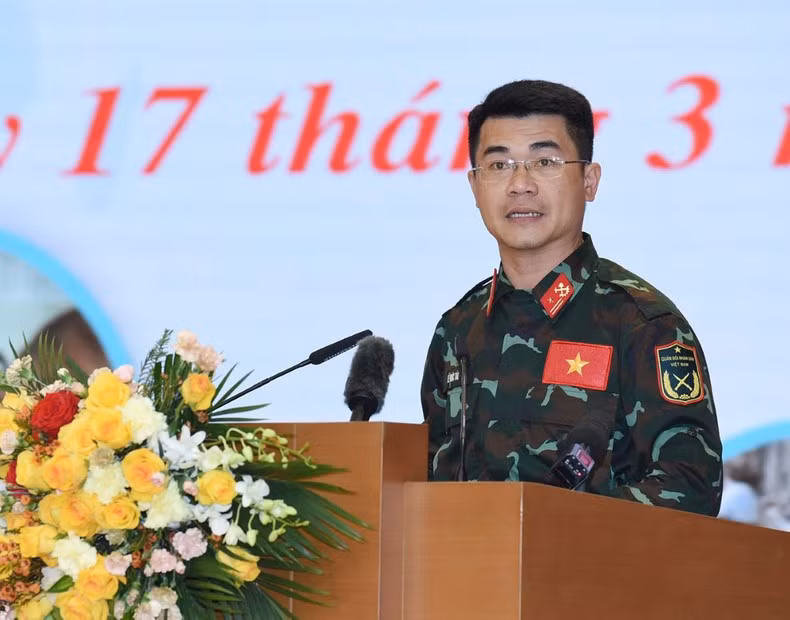 黎德才少校发言。