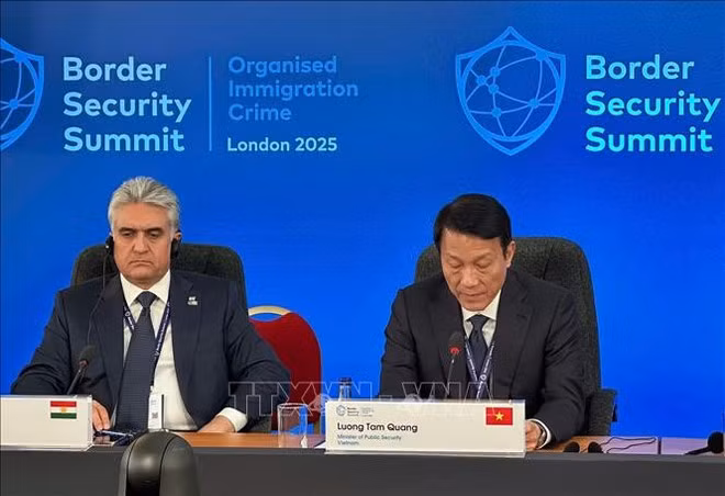 越南公安部部长梁三光出席伦敦边境安全峰会。(图片来源:越通社) 越南公安部部长梁三光出席伦敦边境安全峰会。(图片来源:越通社)