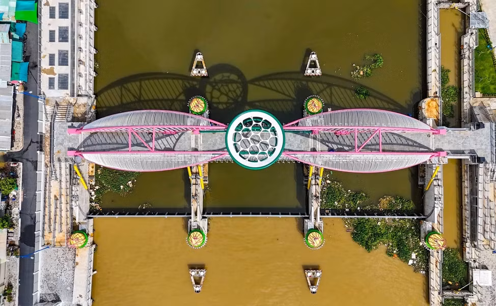 丐溪船闸经过两年的建设后，于2024年开始投入运营。
