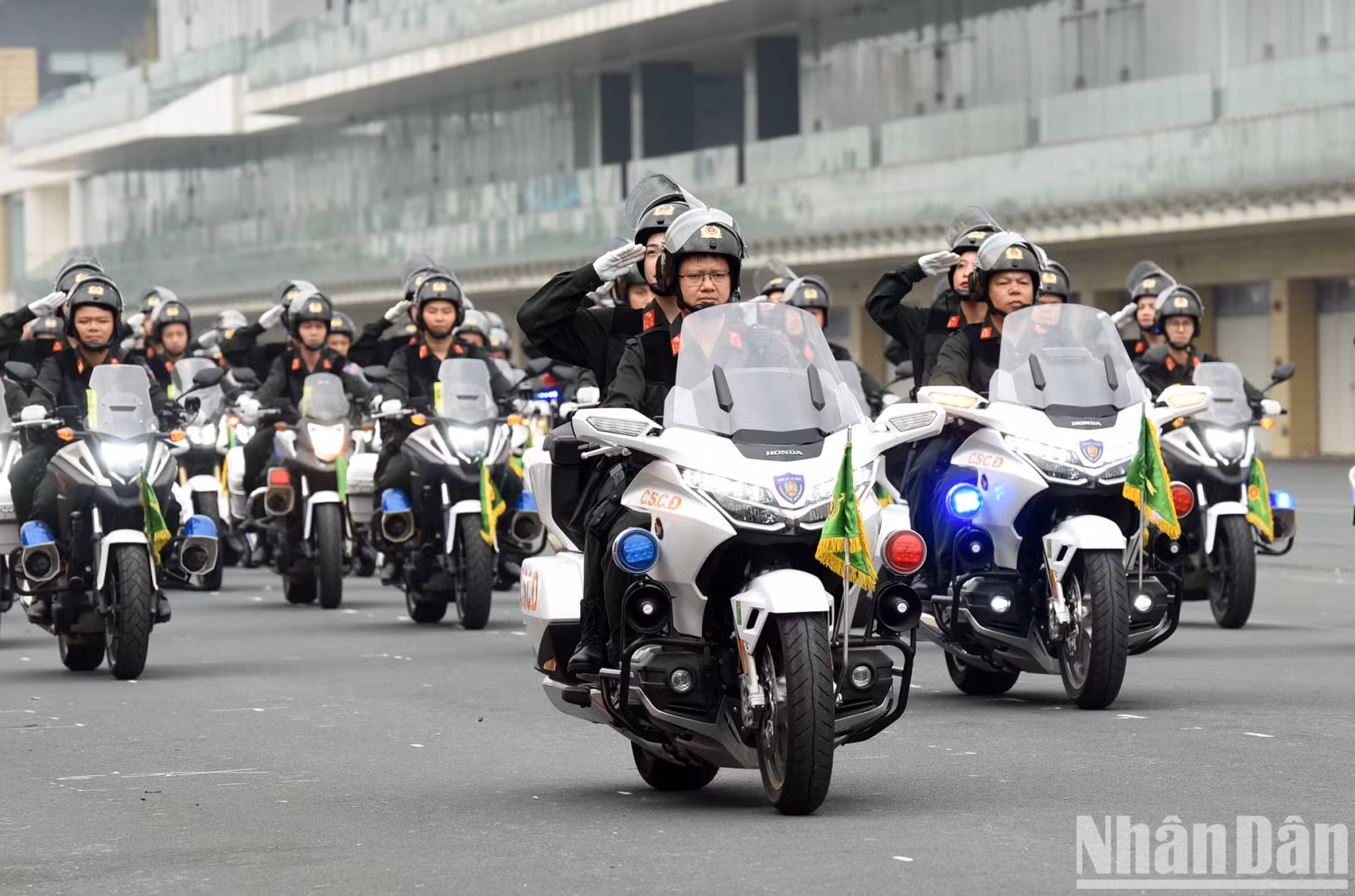 机动警察力量特种巡逻摩托车参加阅兵。