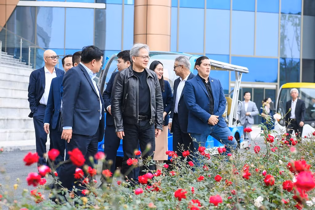 越南计划与投资部部长阮志勇会见美国英伟达集团首席执行官黄仁勋。
