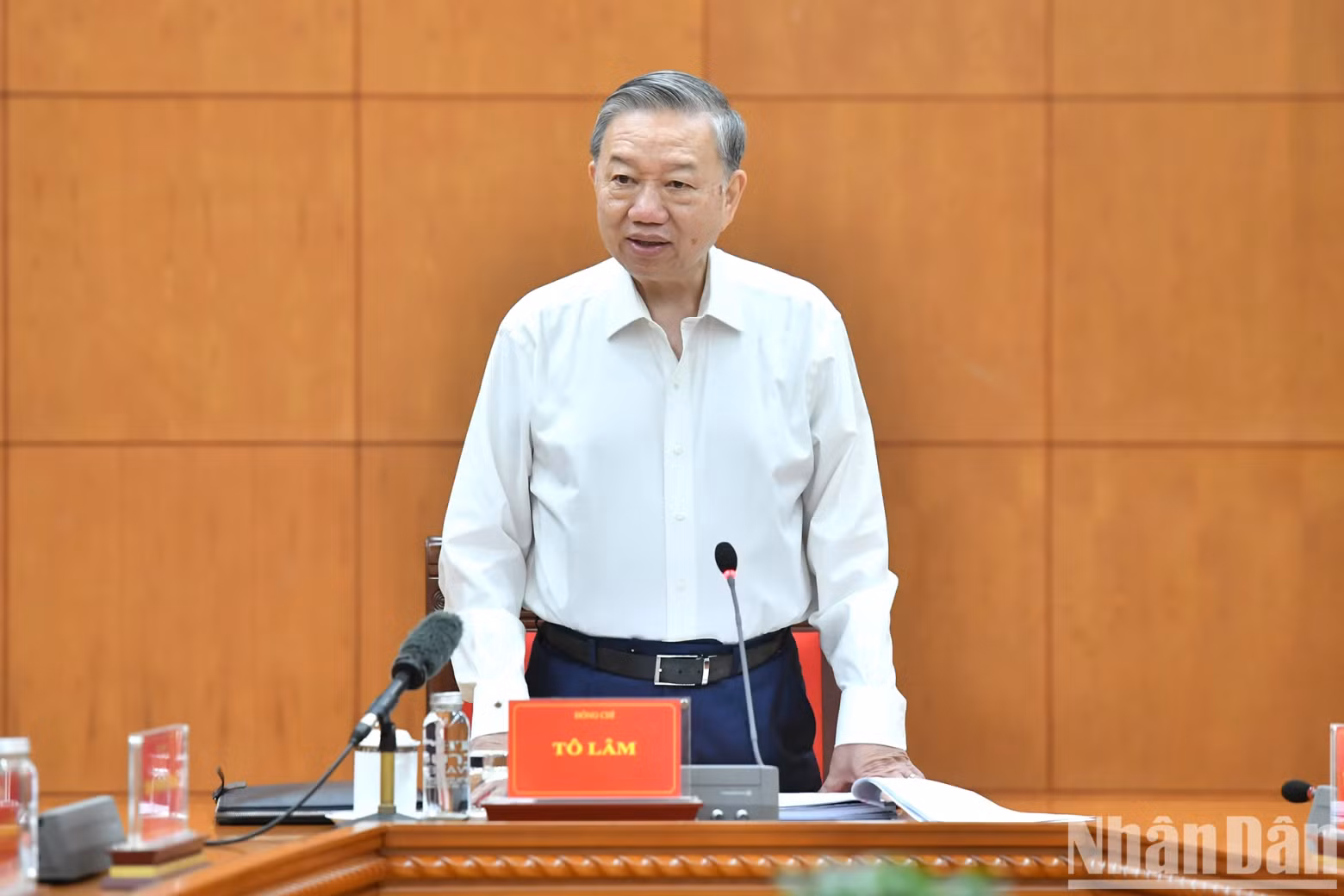 苏林总书记在会上发表指导性讲话。