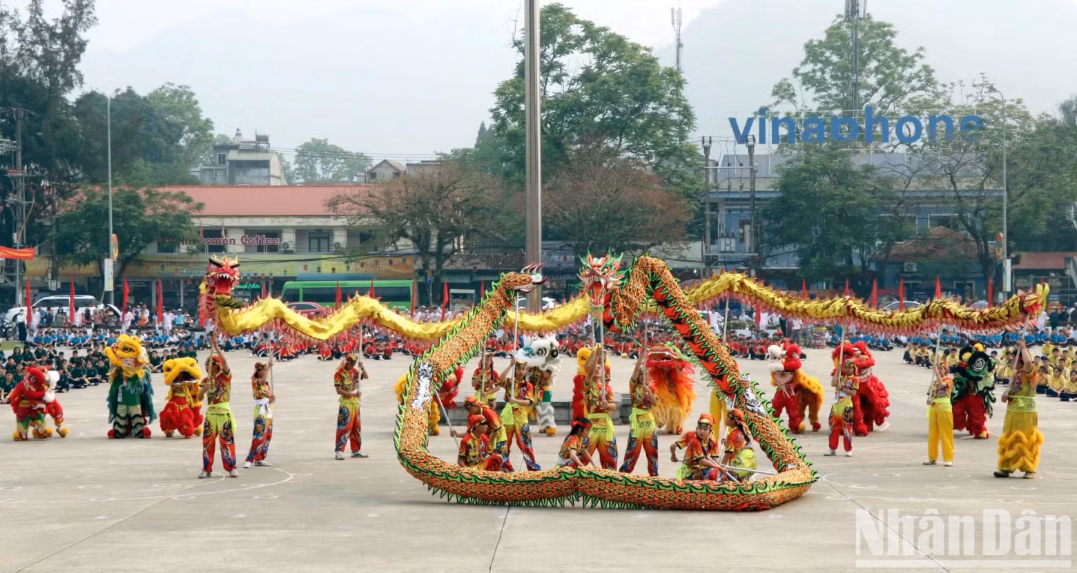 许多当地学生已成长并在地区和国家锦标赛中取得了优异的成绩。