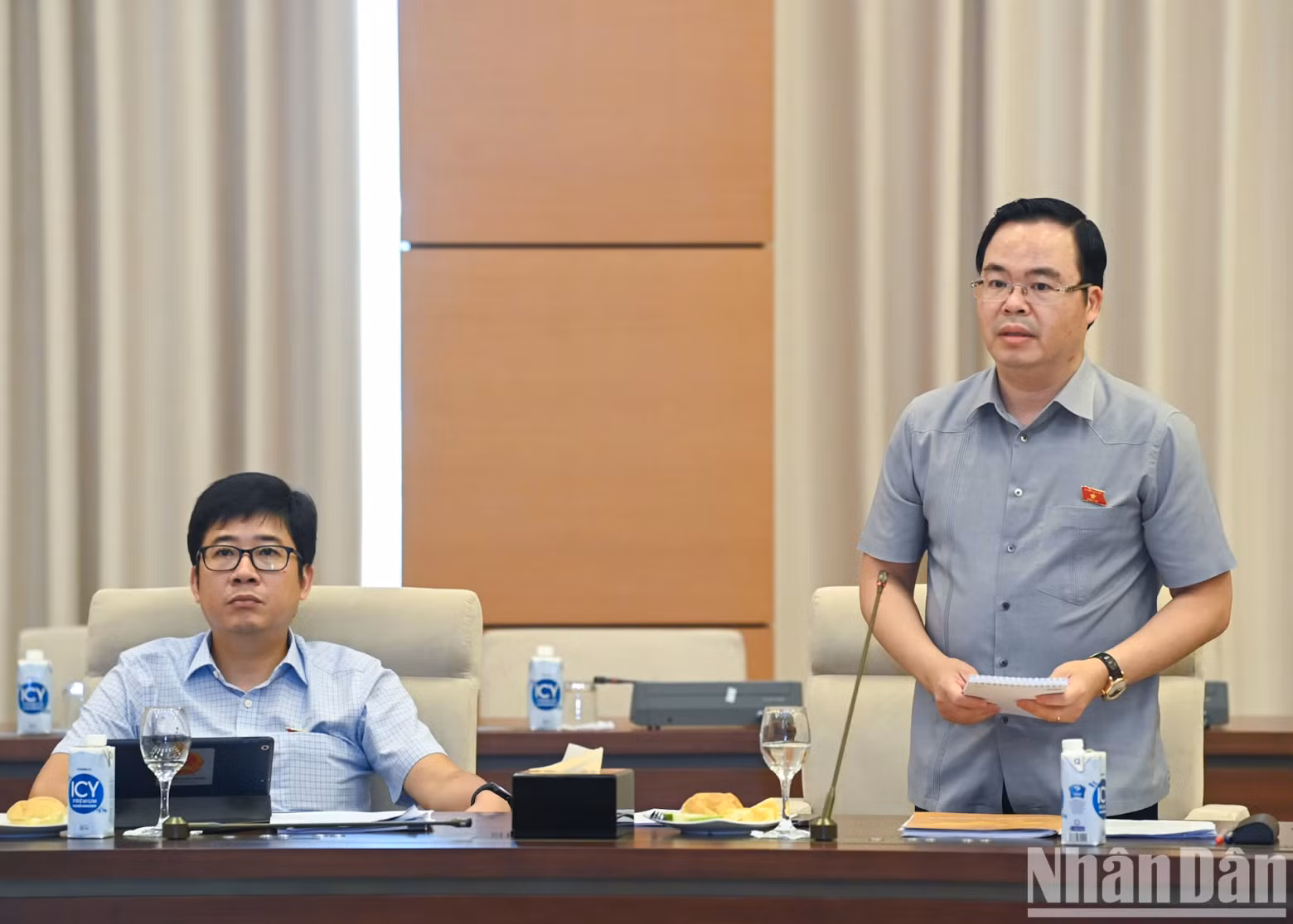 国会科学技术和环境委员会常务委员陈文凯在会上发表讲话。