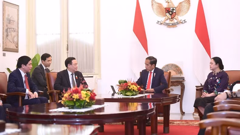 会见时,国会主席王廷惠表示,越南重视与印尼的战略伙伴关系。(图片来源:越通社) 会见时,国会主席王廷惠表示,越南重视与印尼的战略伙伴关系。(图片来源:越通社)
