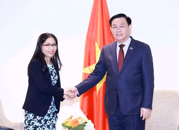 国会主席王廷惠会见VietTech New Zealand领导。