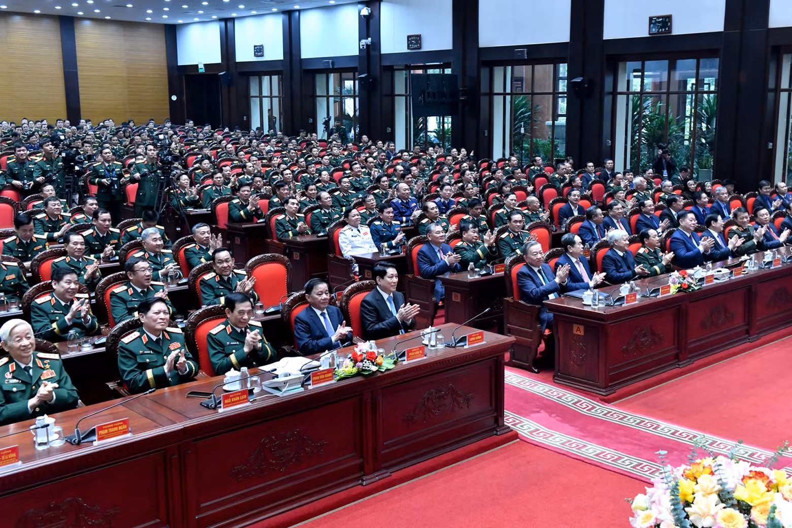 苏林总书记和出席纪念典礼的党和国家领导、前领导。
